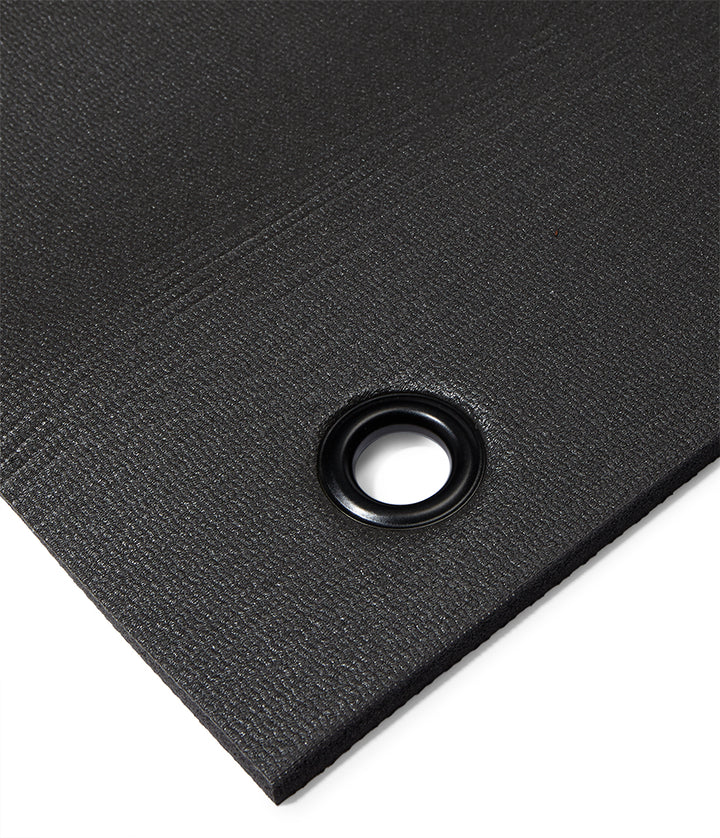 Manduka ENDURA Fitness Mat 10mm - Black - grommet close-up | Eco Yoga Store