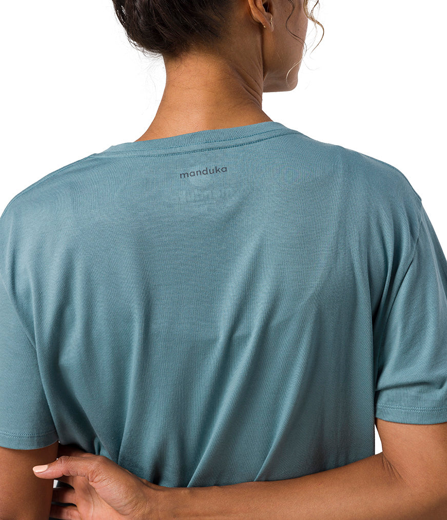 Vinyassa Tee - Beetle - Rear View - Gallery Image 5 | Manduka | Eco Yoga Store