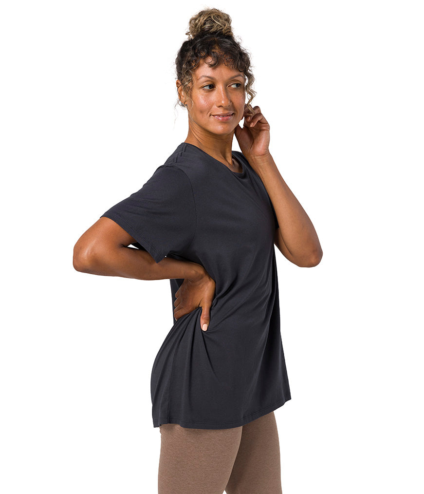 Vinyassa Tee - Phantom - Side View - Gallery Image 2 | Manduka | Eco Yoga Store