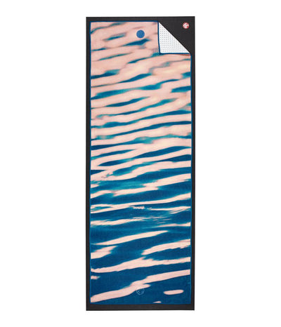 Manduka Yogitoes Mat Towel - Waves - lying flat | Eco Yoga Store