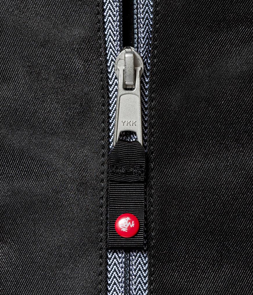 Manduka Go Light 3.0 Mat Carrier - Black - close-up of zipper | Eco Yoga Store