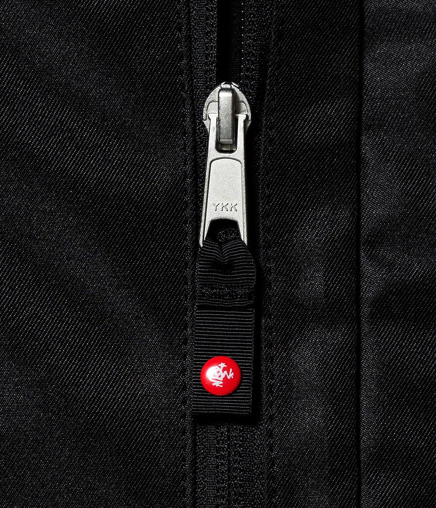 Manduka Go Steady 3.0 Mat Bag - Black - close-up of zipper | Eco Yoga Store