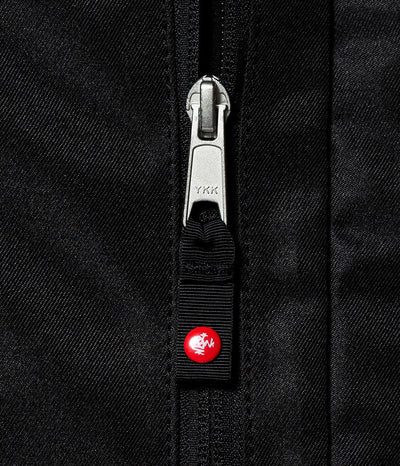 Manduka Go Steady 3.0 Mat Bag - Black - close-up of zipper | Eco Yoga Store