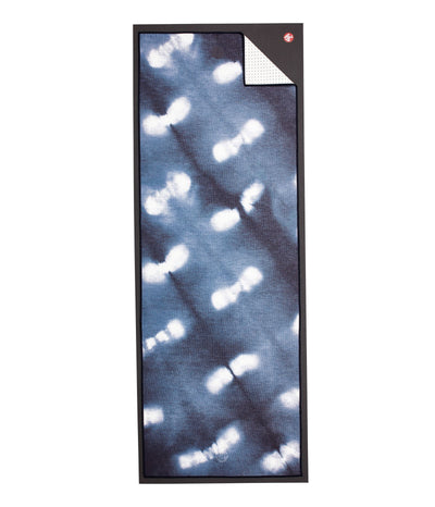 Manduka Yogitoes Mat Towel - Tie Dye Splash - lying flat | Eco Yoga Store